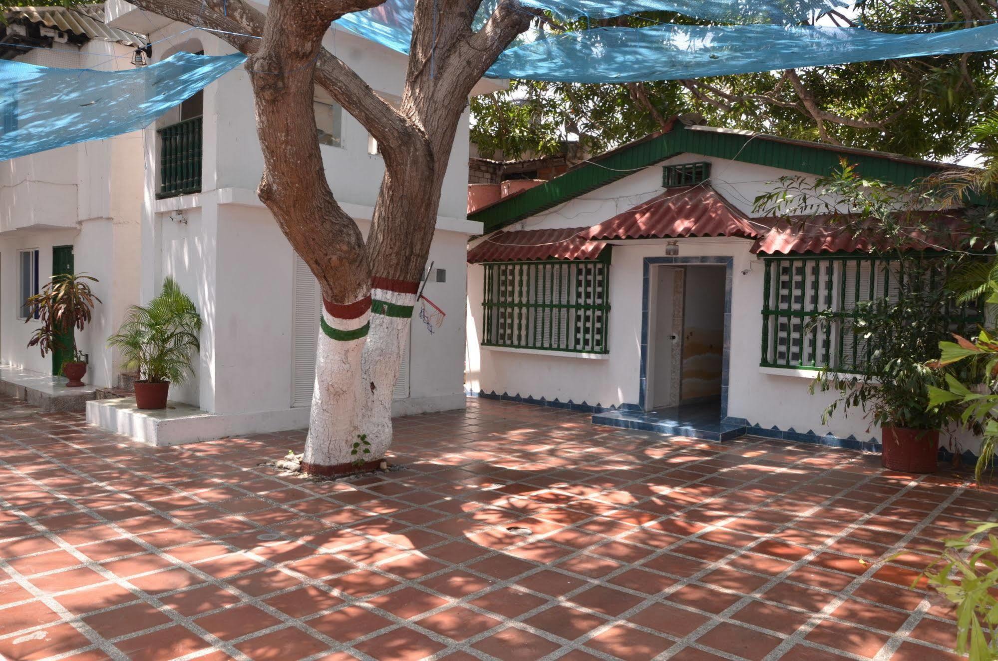 Hotel Vargas Airport Cartagena Kültér fotó
