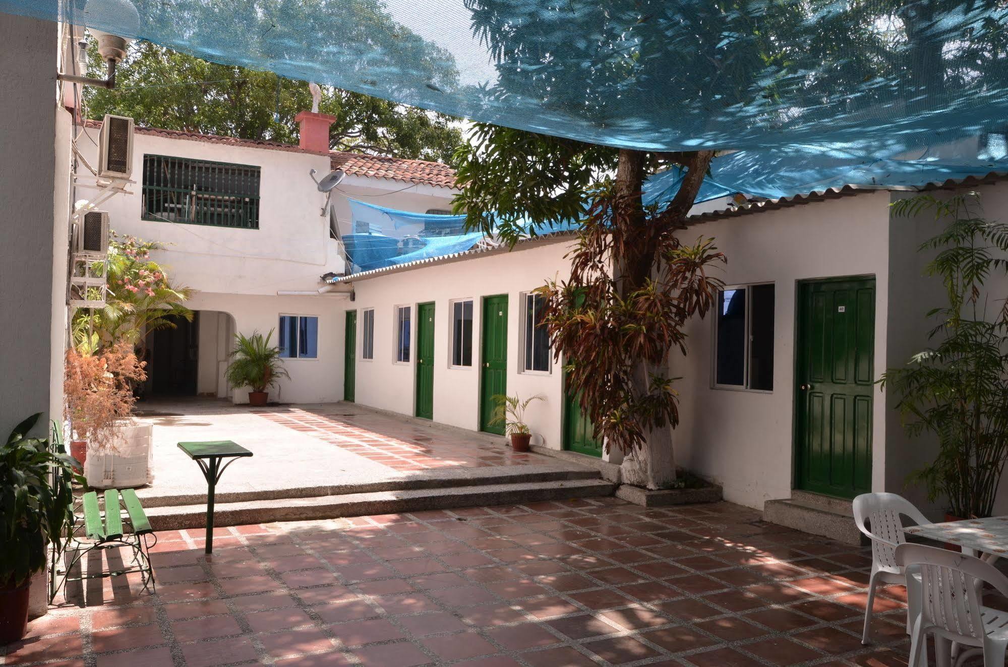 Hotel Vargas Airport Cartagena Kültér fotó