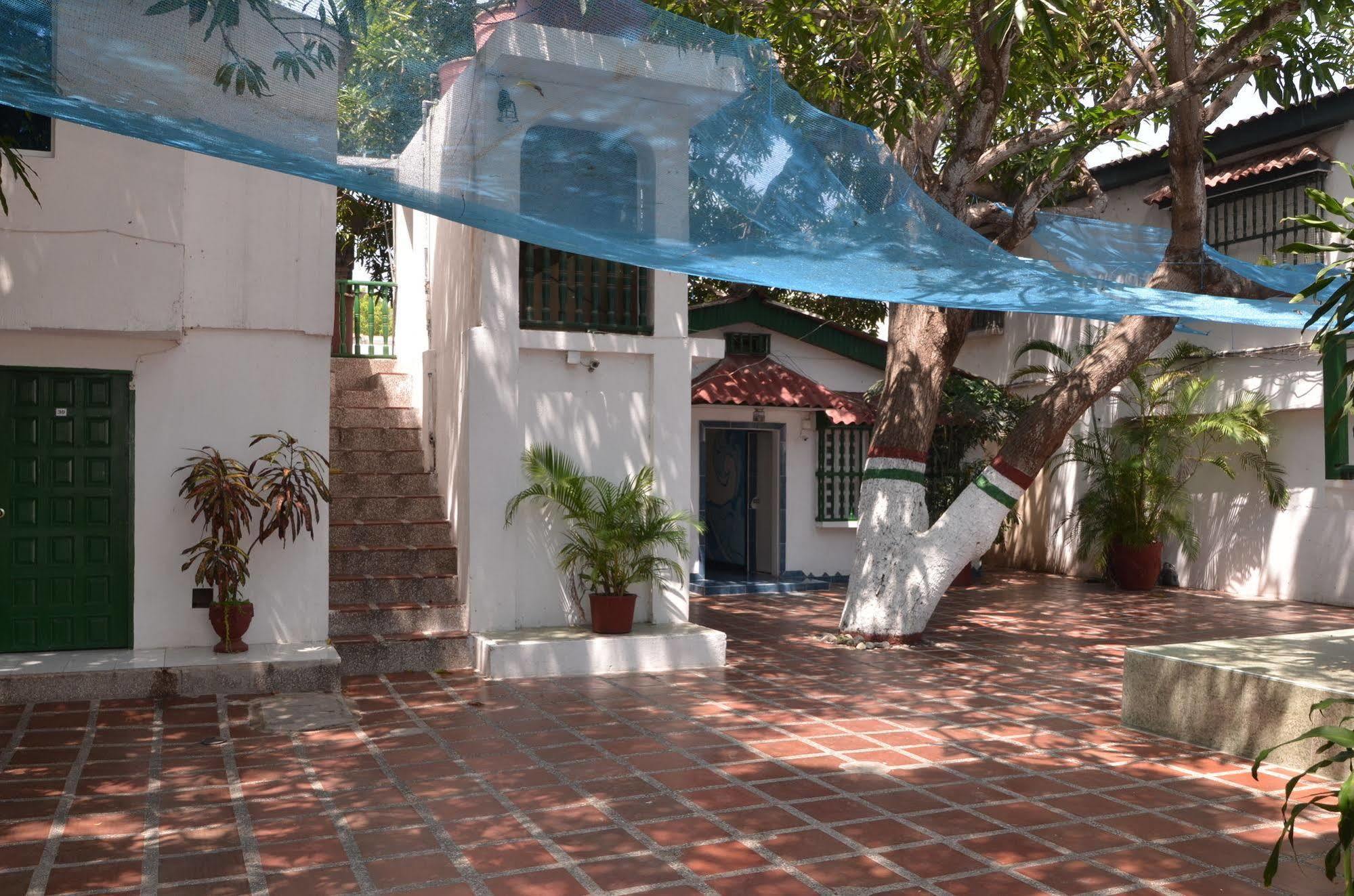 Hotel Vargas Airport Cartagena Kültér fotó