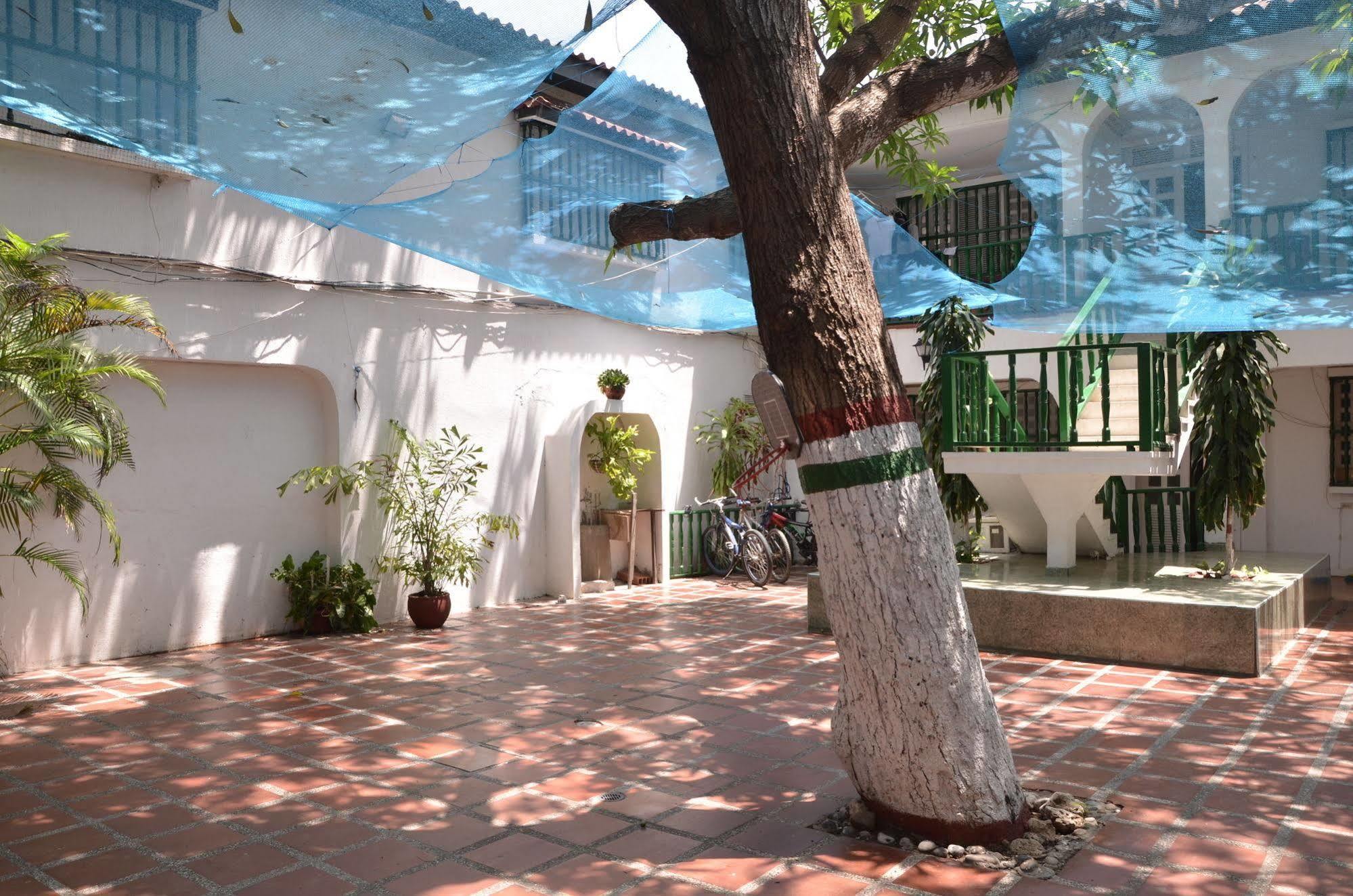 Hotel Vargas Airport Cartagena Kültér fotó