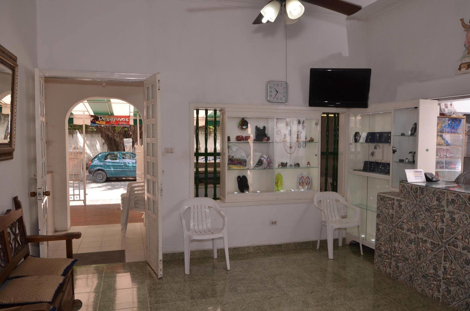 Hotel Vargas Airport Cartagena Kültér fotó