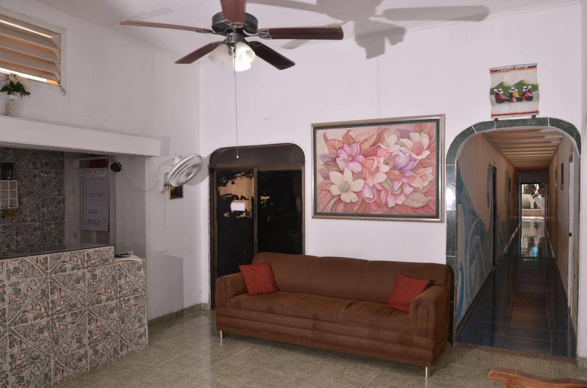 Hotel Vargas Airport Cartagena Kültér fotó