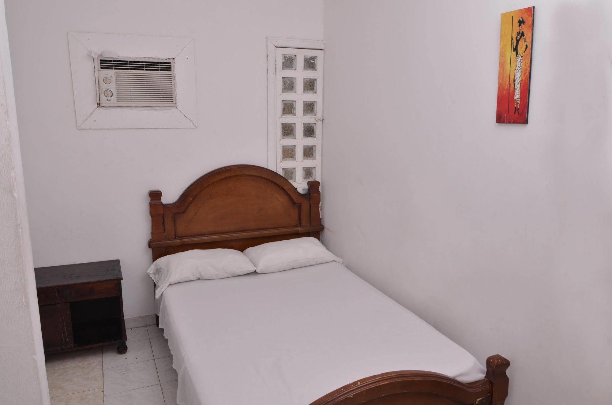 Hotel Vargas Airport Cartagena Kültér fotó
