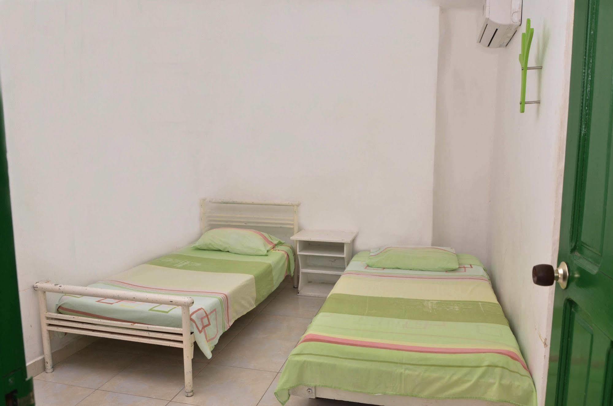 Hotel Vargas Airport Cartagena Kültér fotó