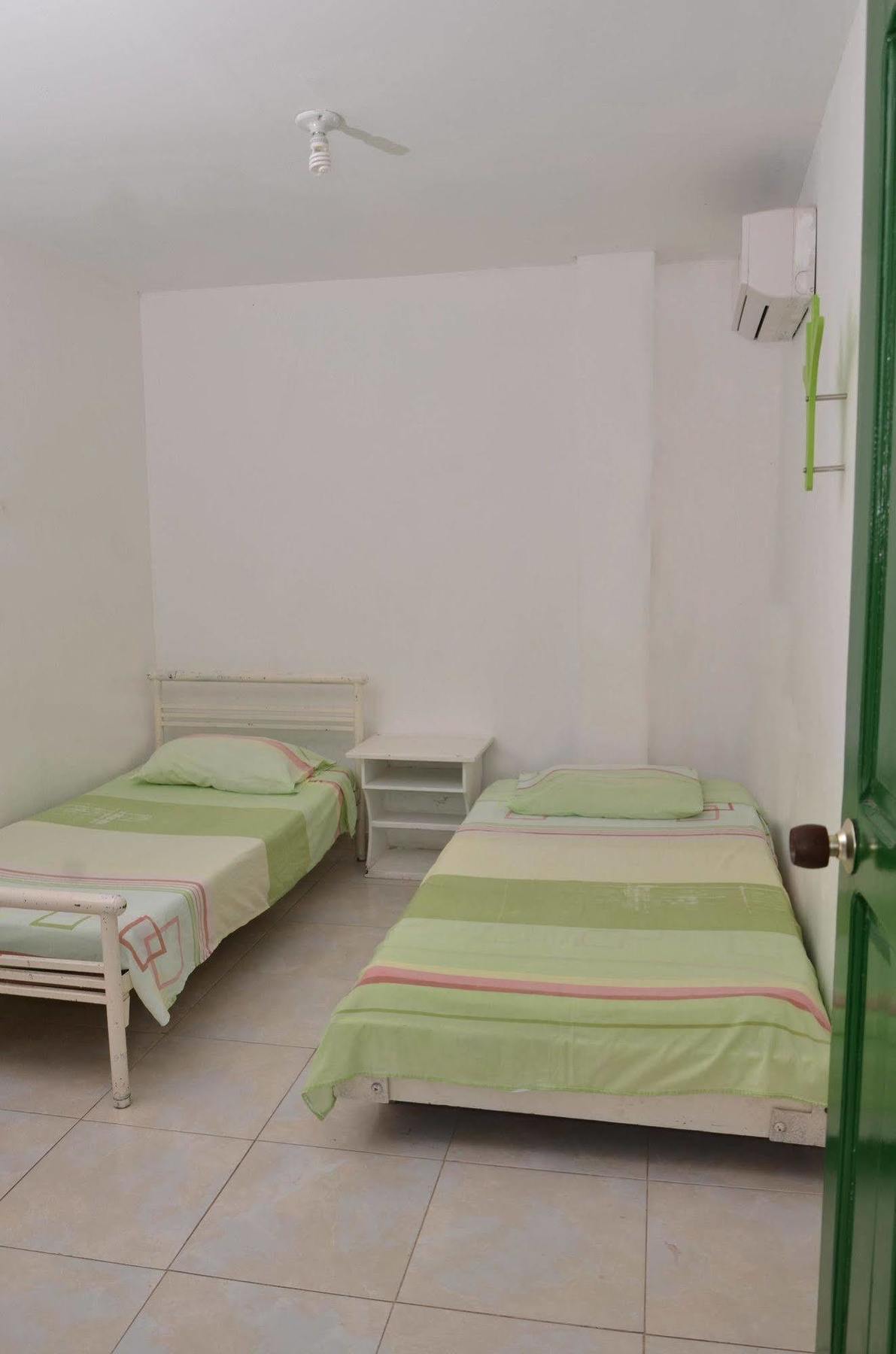 Hotel Vargas Airport Cartagena Kültér fotó