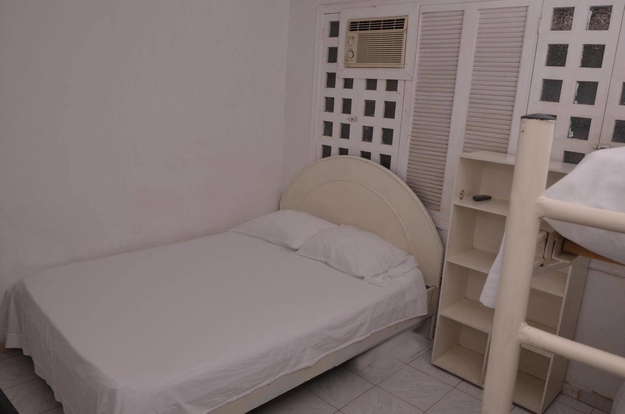 Hotel Vargas Airport Cartagena Kültér fotó