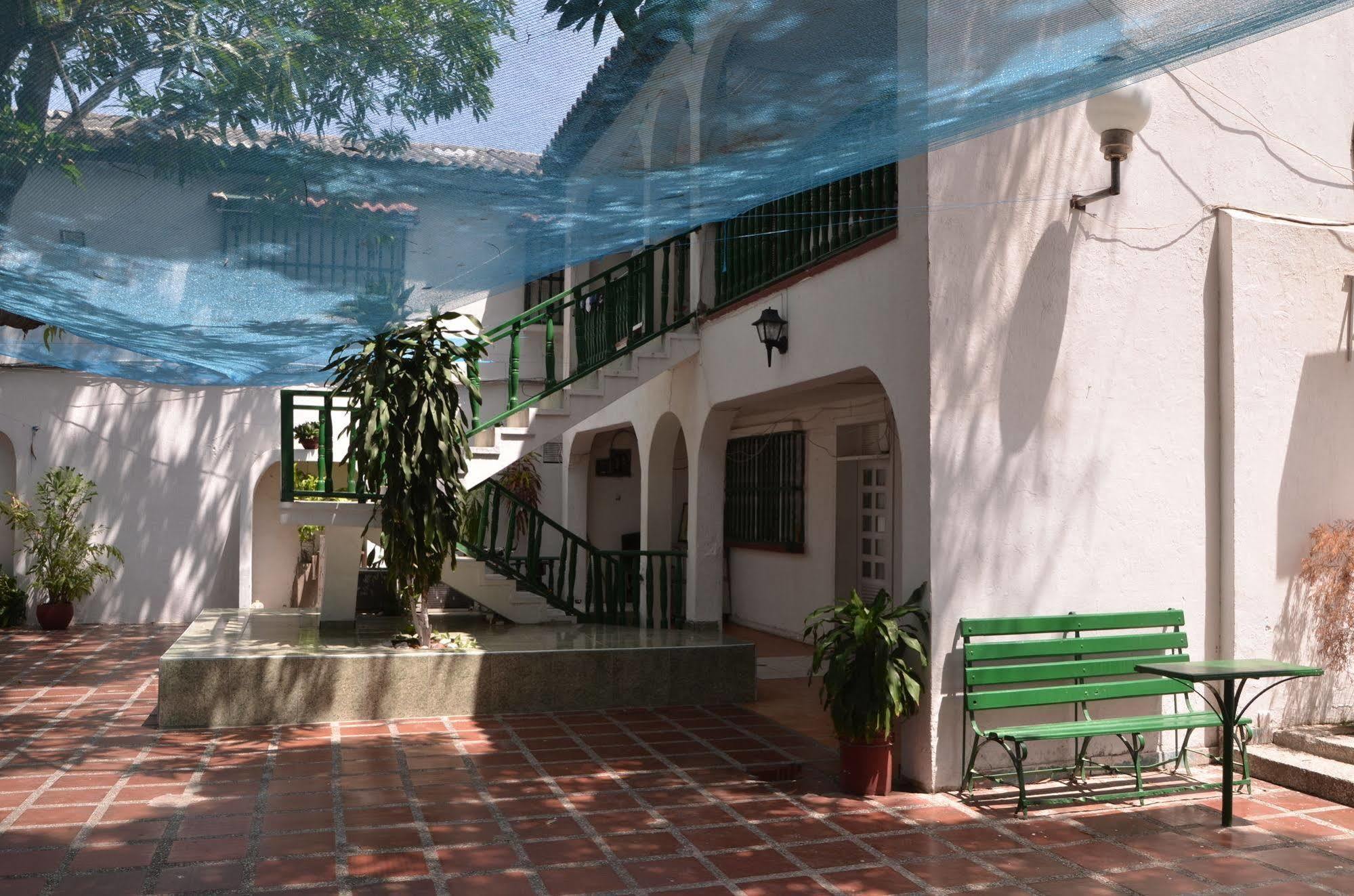 Hotel Vargas Airport Cartagena Kültér fotó