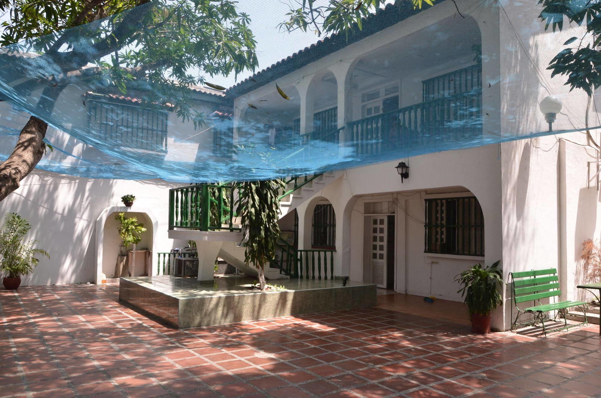 Hotel Vargas Airport Cartagena Kültér fotó