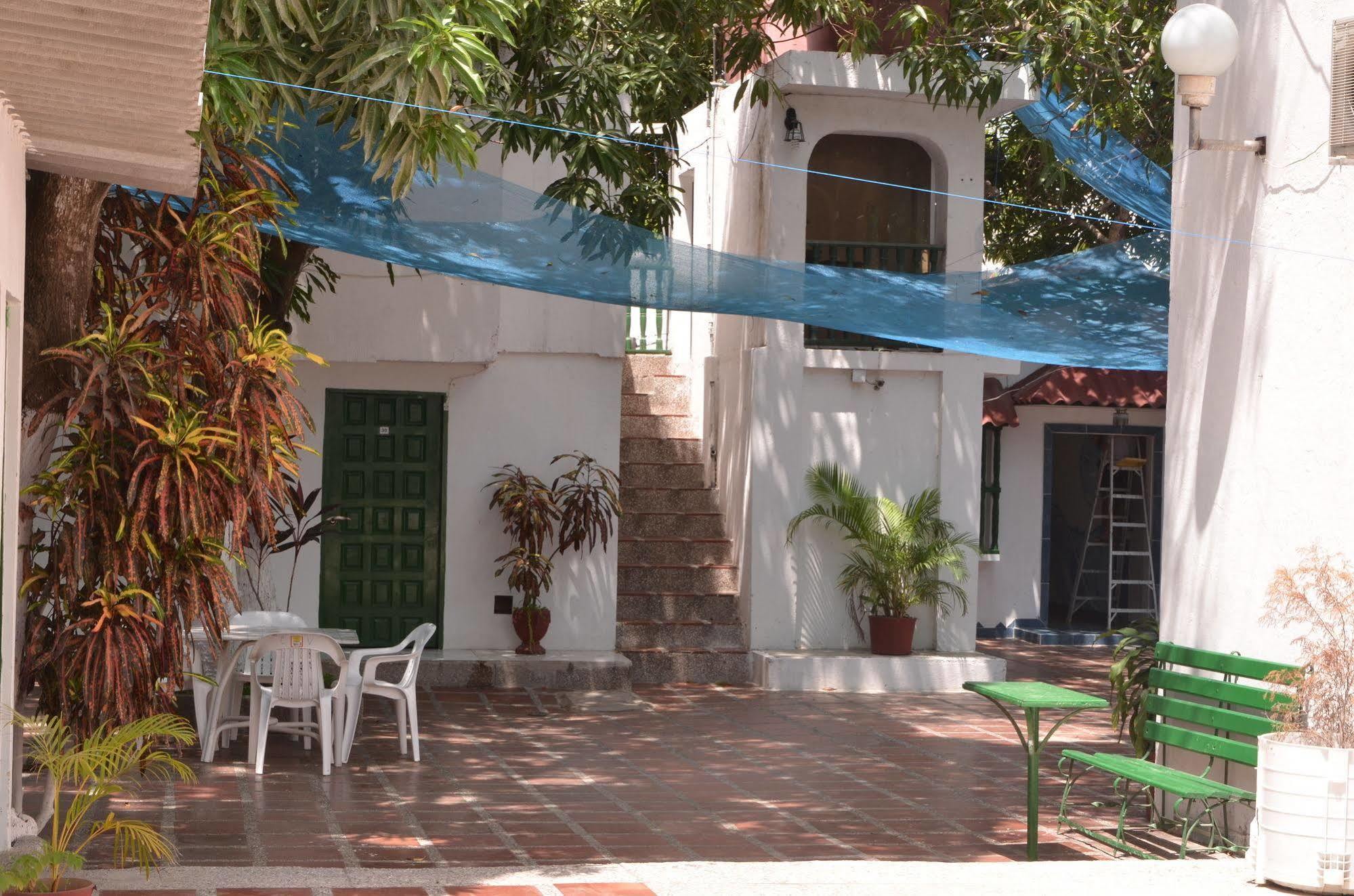 Hotel Vargas Airport Cartagena Kültér fotó